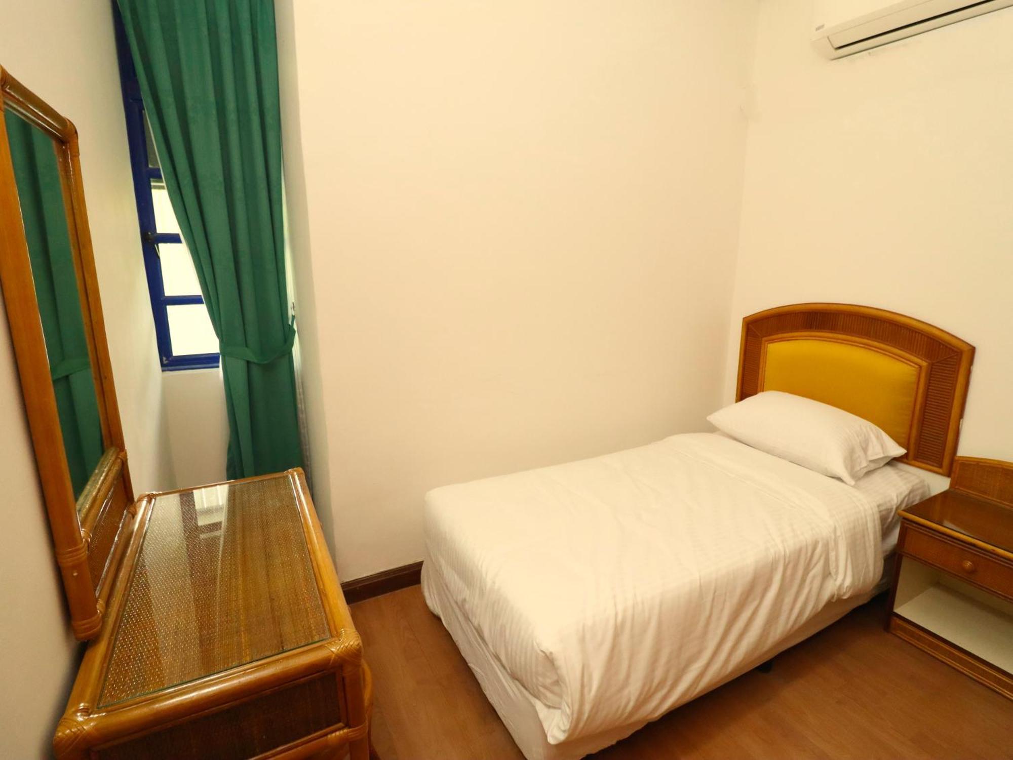 Long Sands Port Dickson Room photo